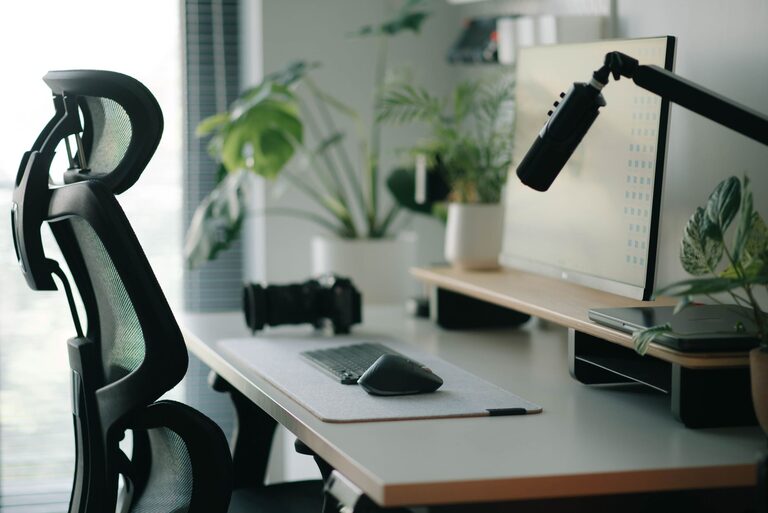 Desk Setup Tips for Focus and Comfort: Create Your Ideal Workspace